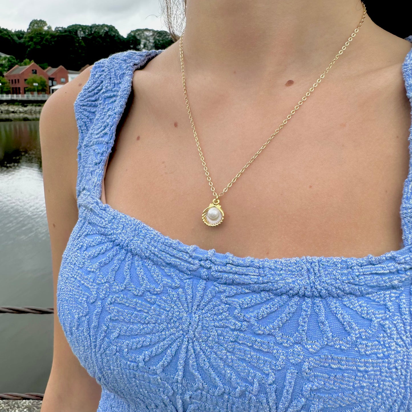 shell gold plated necklace