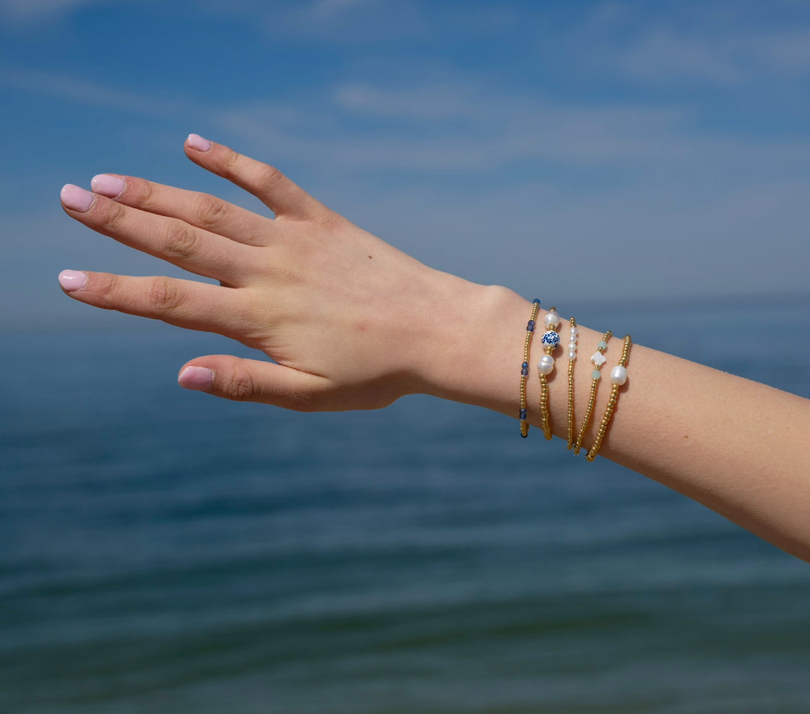 single freshwater pearl stacking bracelet