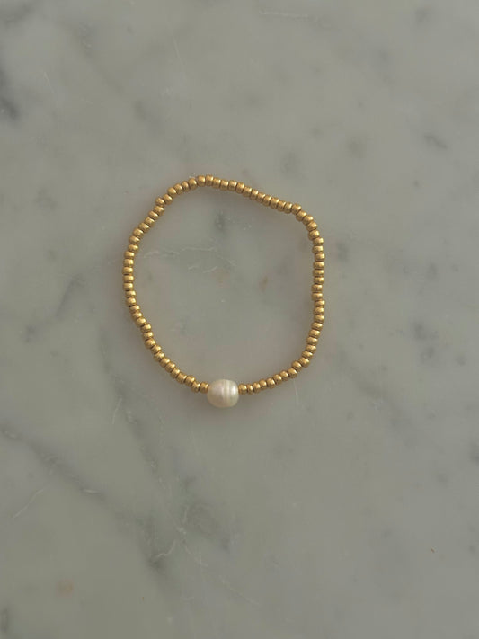 single freshwater pearl stacking bracelet