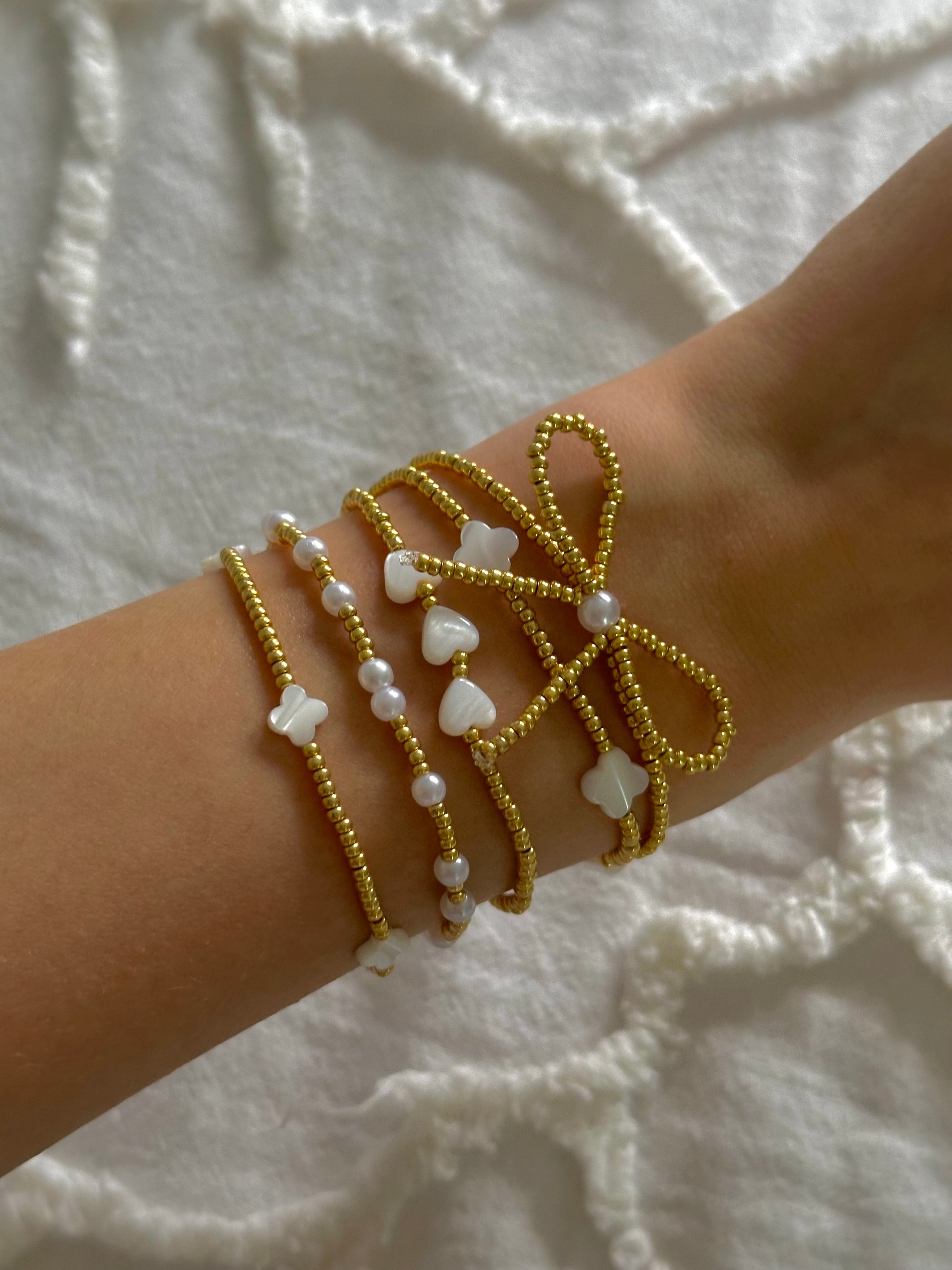 [Beaded Blondes] Beaded Bow Necklace - Gold