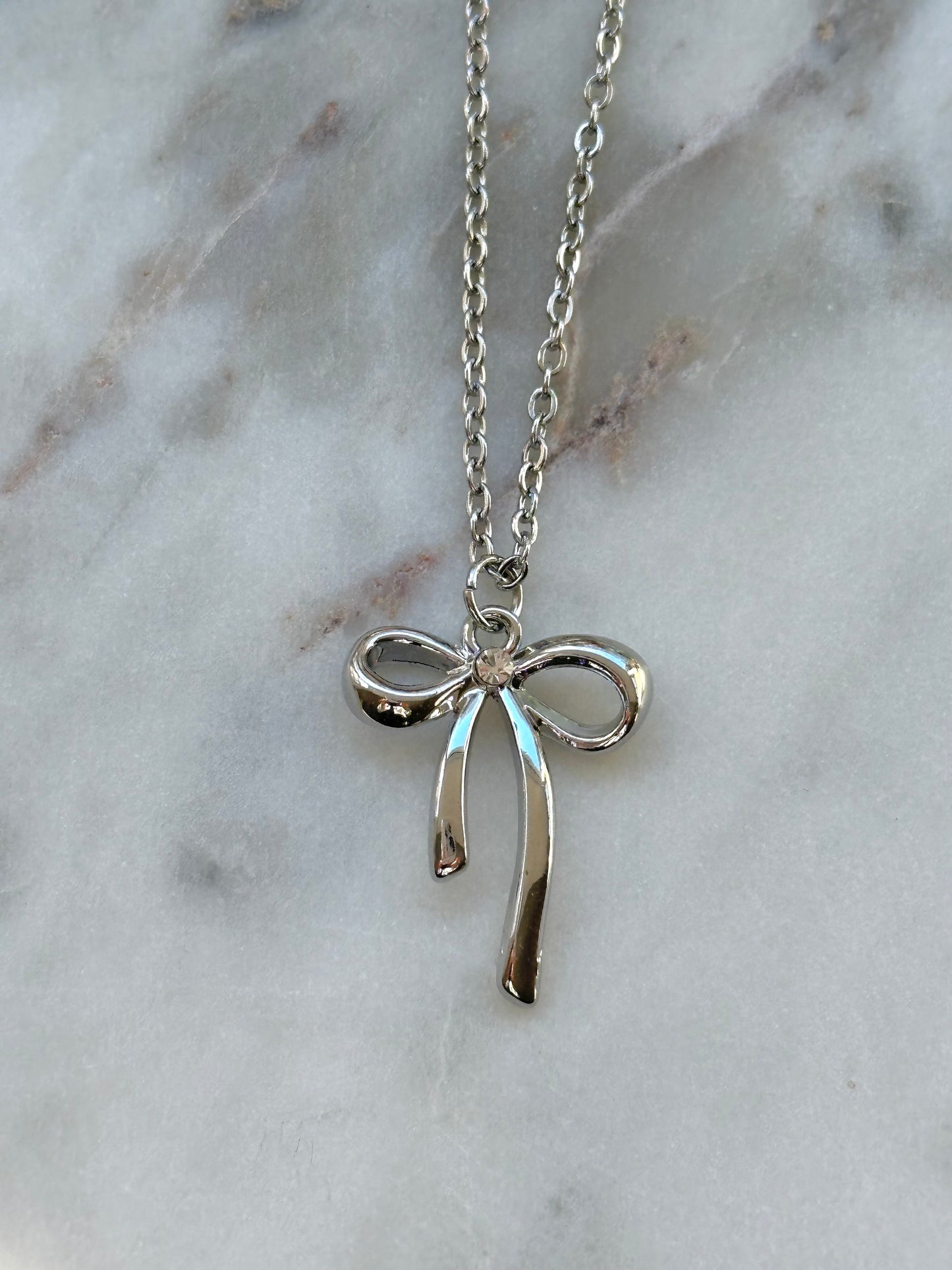 bow dainty chain necklace