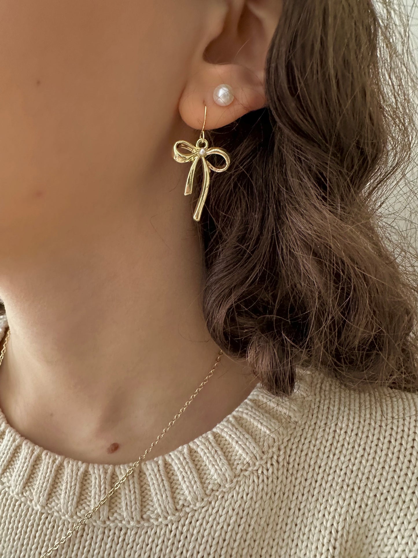 gold bow earrings